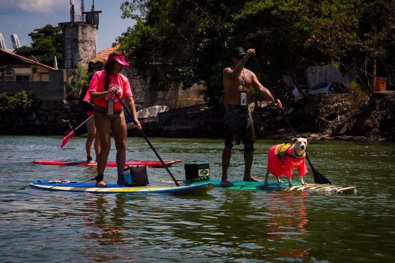Stand up paddle ajuda mulheres a vencerem tabus e medos (Foto Marcio Menasce)