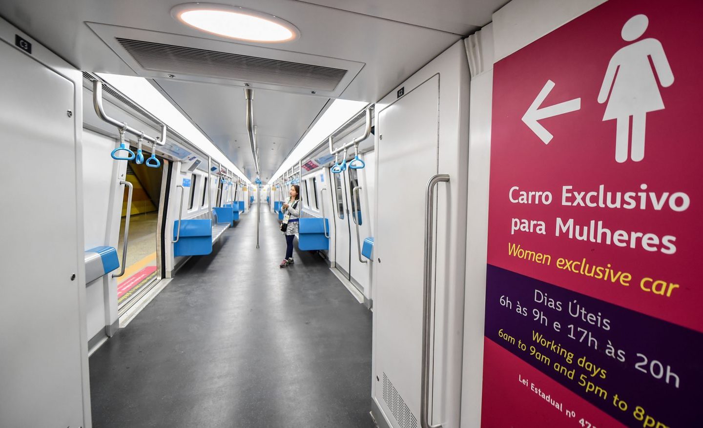 Vagões exclusivos para mulheres comprovam o machismo urbano (Foto Wang Haofei / NurPhoto /AFP)