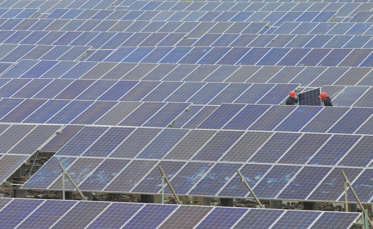 Rifkin aposta que o epicentro de uma revolução mundial é a China, entre razões está o investimento em energia renovável. Foto Chang kong /Imaginechina