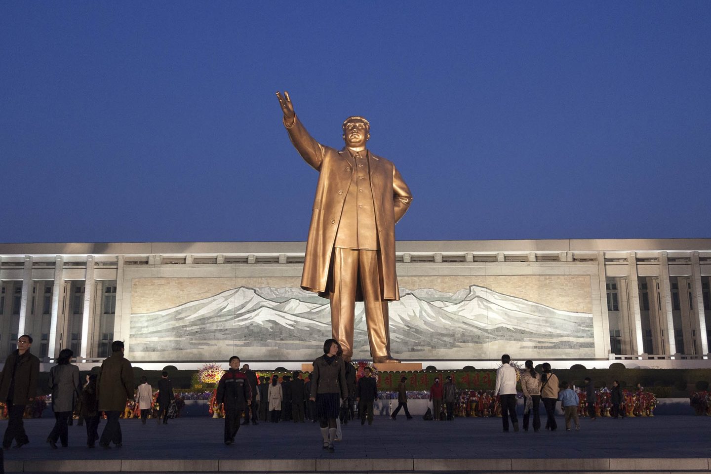 Assim como em Pyongyang, capital da Coreia do Norte, as reverências no Facebook são a escolha mais prudente. Foto Leo Aversa