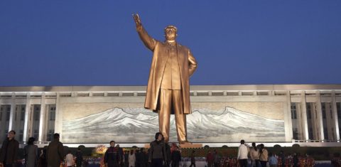 Assim como em Pyongyang, capital da Coreia do Norte, as reverências no Facebook são a escolha mais prudente. Foto Leo Aversa