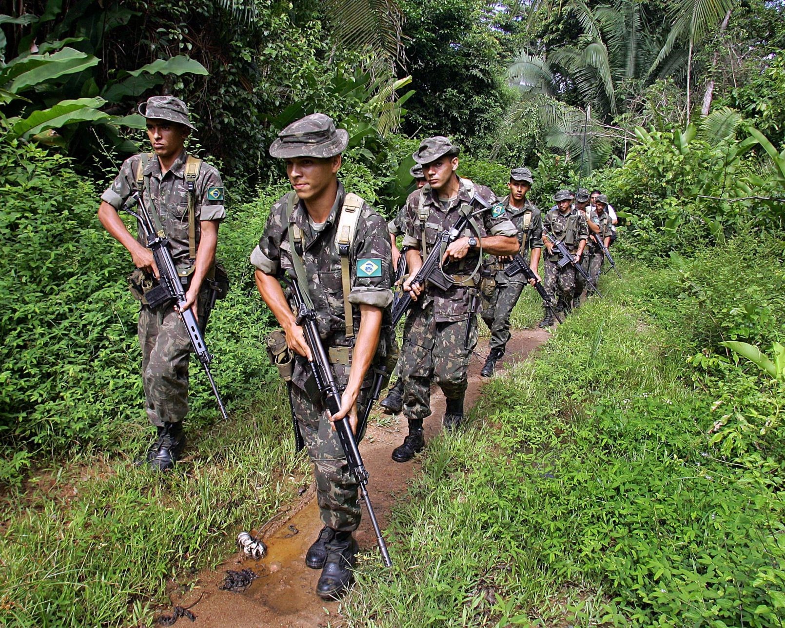 G1 - Soldados que defendem fronteiras da Amazônia vivem na 'idade