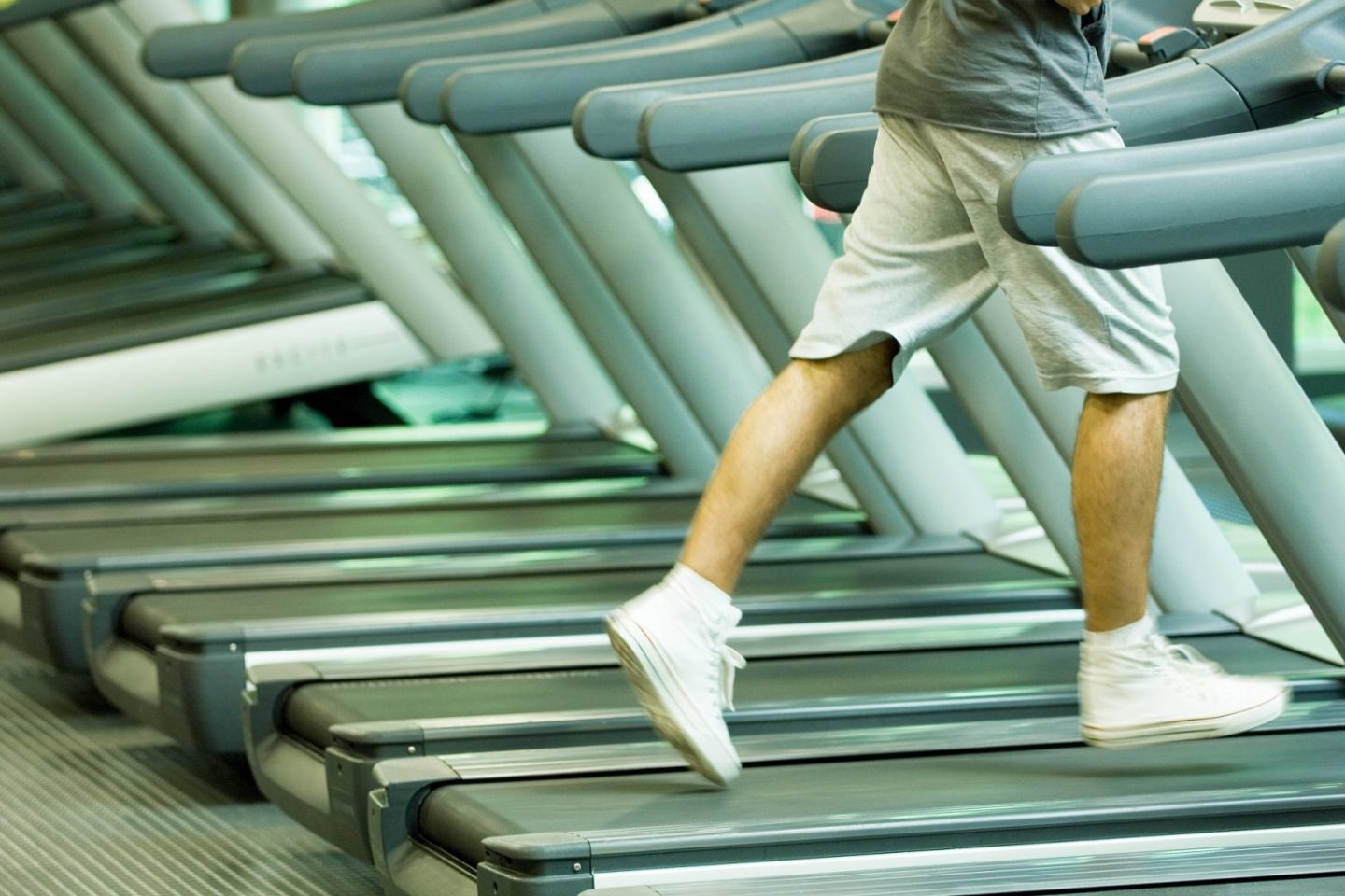 Uma das grandes vantagens das trash clothes é que ninguém pede para dividir os aparelhos. Foto Odilon Dimier / AltoPress / PhotoAlto