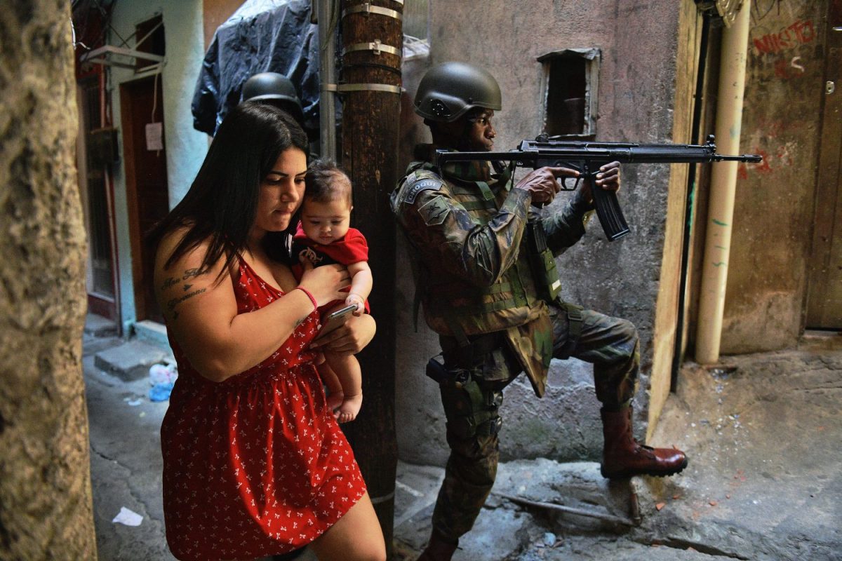 Cena da ocupação militar na Rocinha em setembro de 2017. Foto Carl de Souza/AFP