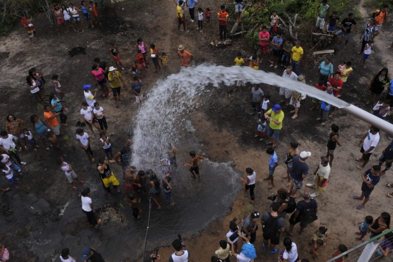 A água potável muda a vida das comunidades beneficiadas pela ONG Saúde & Alegria (Chico Ferreira/Divulgação)