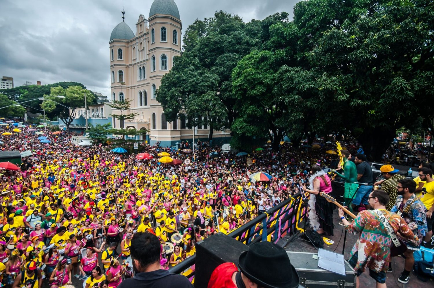 O Bloco Beiço do Wando, em Belo Horizonte: enquanto o Rio assiste a um retrocesso, o Carnaval cresce na capital mineira. Foto Danilo Candombe