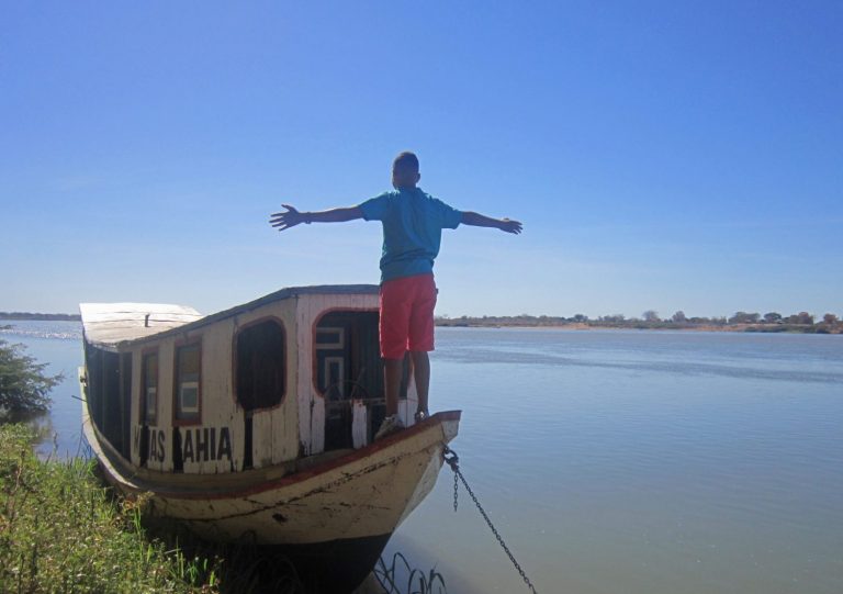 Uma das muitas belas imagens da Oficina Lúdica de Fotografia, nas margens do São Francisco. Foto Robert Ferreira