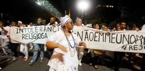 Grupos protestam na Avenida Paulista, em São Paulo, contra a intolerância religiosa. Foto Gabriel Soares/Brazil Photo Press