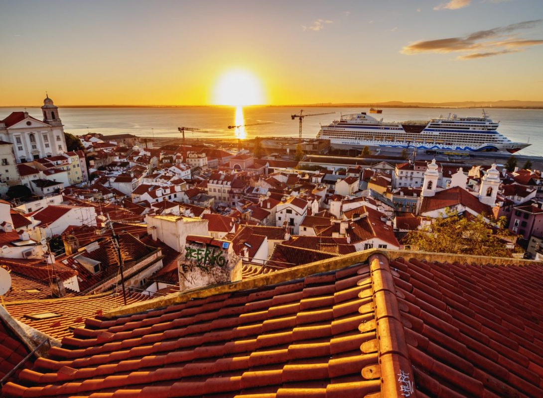 Miradouro das Portas do Sol: vista da Alfama, um dos bairros em que os aluguéis mais subiram em Lisboa (Karol Kozlowski/ / Robert Harding Heritage