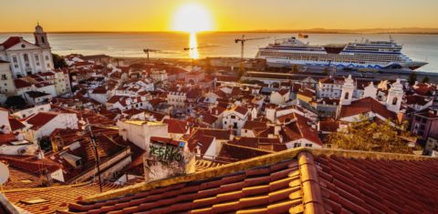 Miradouro das Portas do Sol: vista da Alfama, um dos bairros em que os aluguéis mais subiram em Lisboa (Karol Kozlowski/ / Robert Harding Heritage