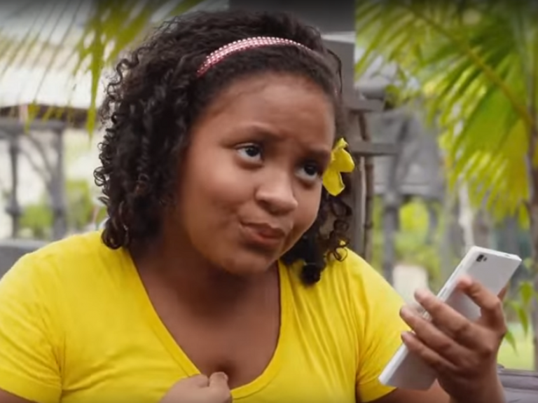 Jovem usa o aplicativo para conversar com a mãe. Foto reprodução