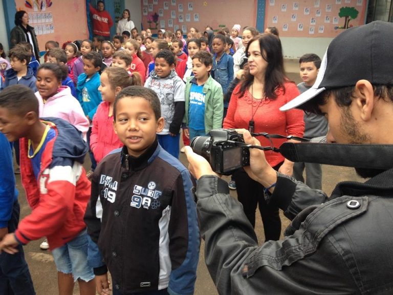 Apesar do acesso à cultura de massa pela Internet, há gerações que desconhecem outras formas de narrativas, como o cinema e o teatro. Foto Divulgação