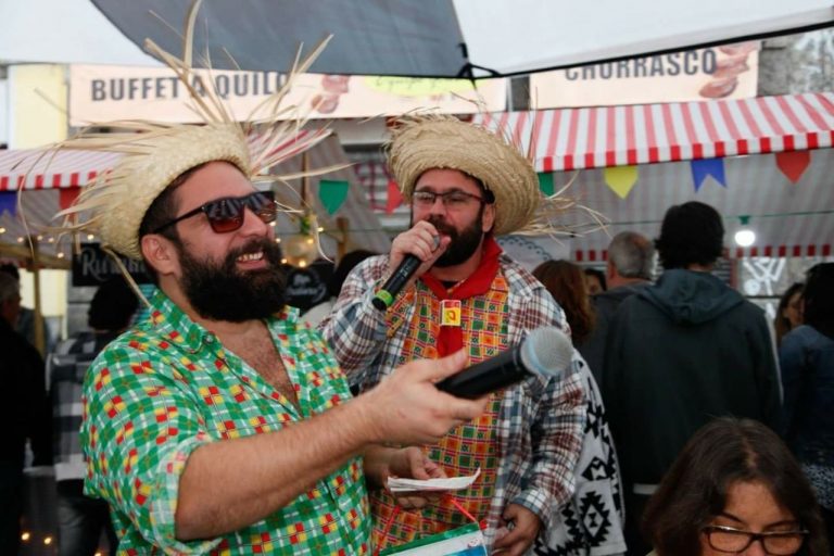 Raphael Vidal comanda a festa de São João ao lado do parceiro Caio Barbosa. Foto Divulgação