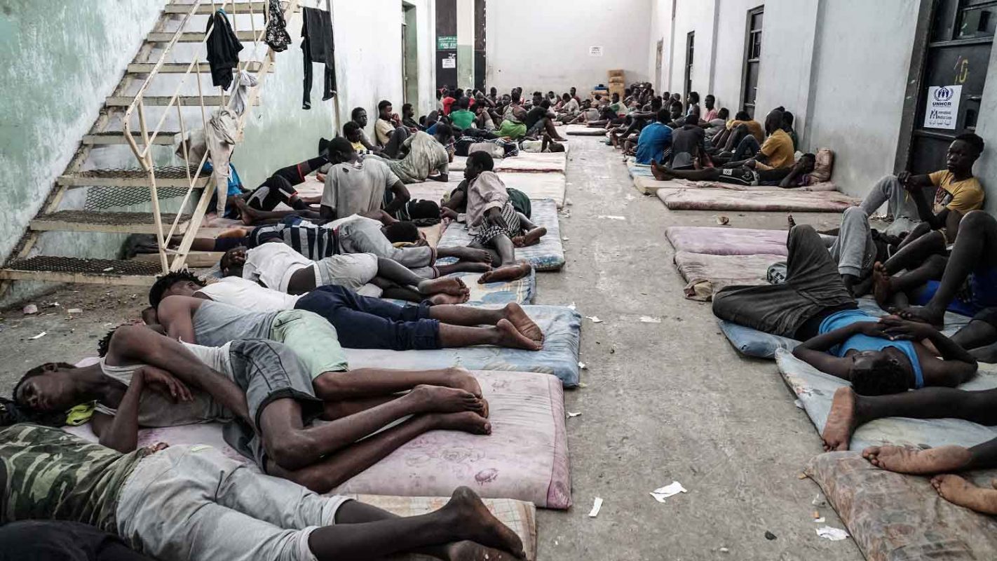 Centro para detenção de imigrantes na Líbia. Foto Taha Jawashi/AFP