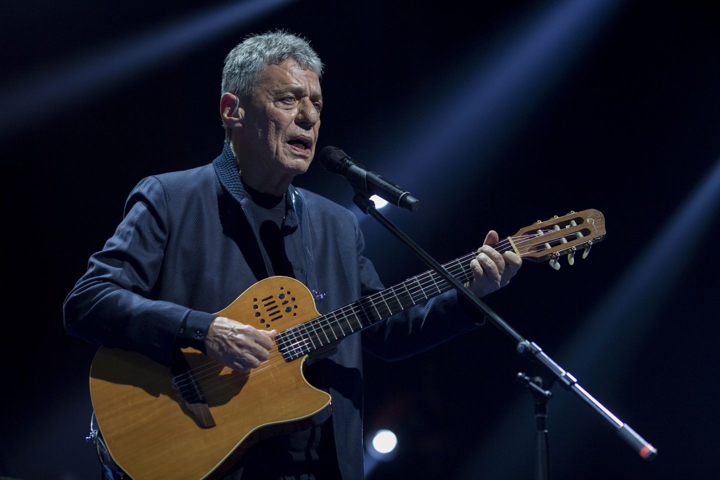 Chico Buarque no show "Caravanas", em cartaz no Rio de Janeiro. Foto Mauro Pimentel/AFP