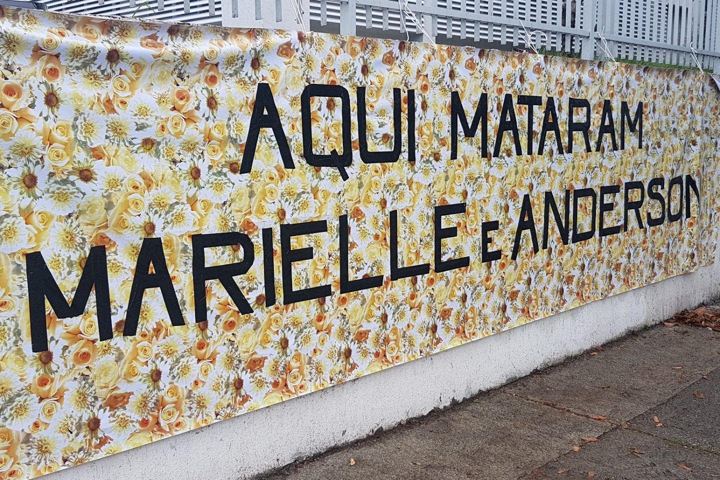 Homenagens na esquina do Estácio onde Marielle e Anderson foram executados. Foto Oscar Valporto