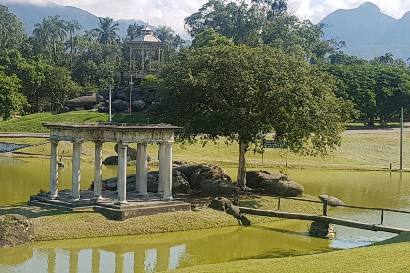 A beleza da Quinta da Boa Vista, solitária durante a semana (Foto Oscar Valporto)