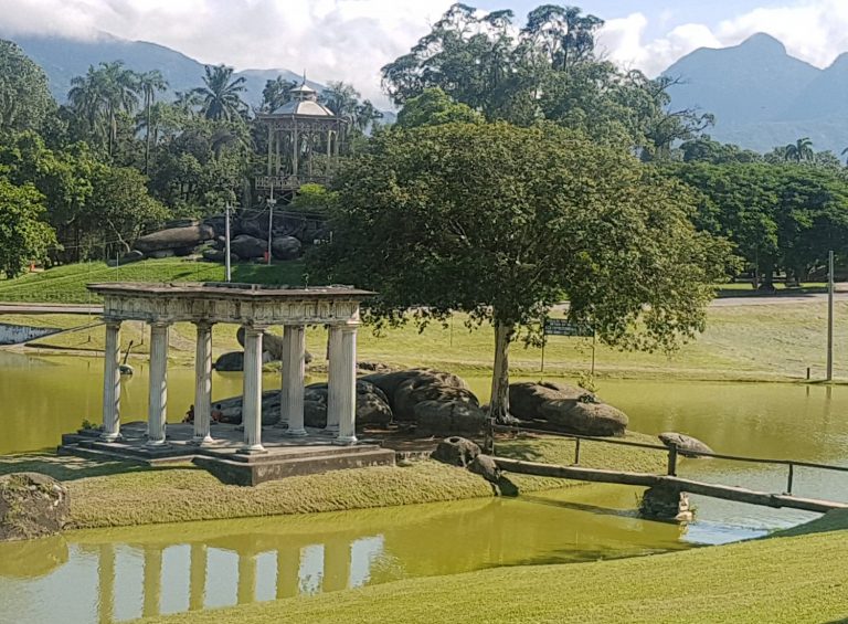 A beleza da Quinta da Boa Vista, solitária durante a semana (Foto Oscar Valporto)