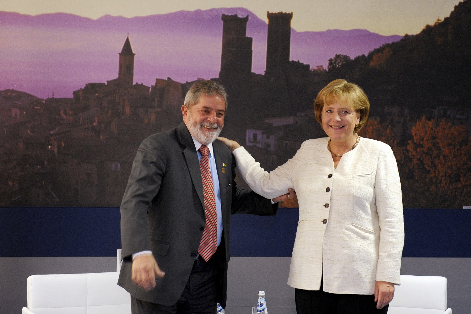Foto Michael Gottschalk/Germany Out A chanceler alemã, Angela Merkel, com o presidente Lula no encontro do Grupo dos Oito (G8), em 2009. Foto Michael Gottschalk/Germany Out