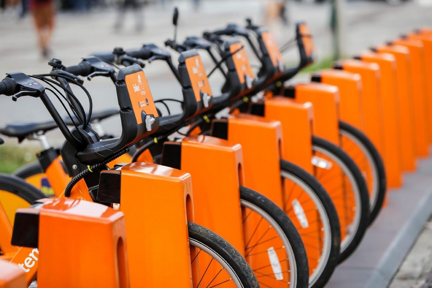 Os novos bicicletários ocupam o equivalente a três vagas de estacionamento., o que provocou protestos de moradores. Foto Divulgação