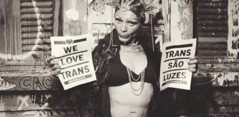 Os slogans “Olhe, ame, cuide. Trans são joias”, “Trans são luzes”, “Trans são vida”, “We love trans” estamparam camisetas, folders e publicações nas redes sociais. Foto Victor Jucá