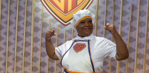 A mineira Luciana Aparecida Pinheiro investe no aproveitamento total de alimentos (foto Carlos Henrique Santos/divulgação TV Escola)