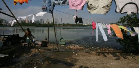 Mais da metade da população brasileira não tem acesso à coleta de esgoto. Foto Custódio Coimbra