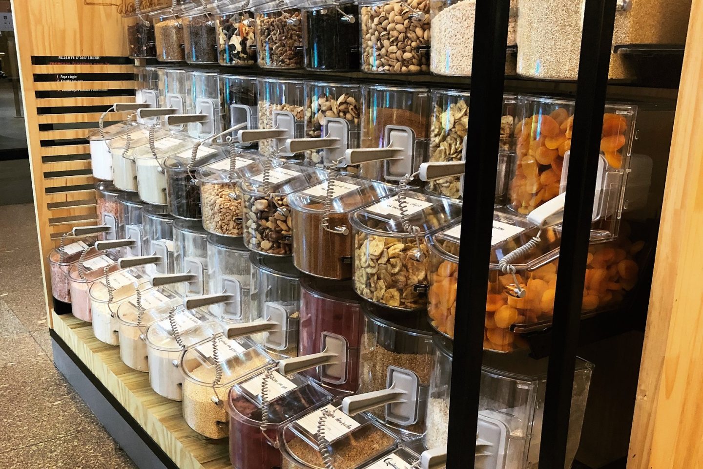 Celeiro do Granel oferecemos embalagens de papel para os clientes de maneira prática e gratuita ou indicamos que os próprios levem sua embalagem (Foto: Divulgação)