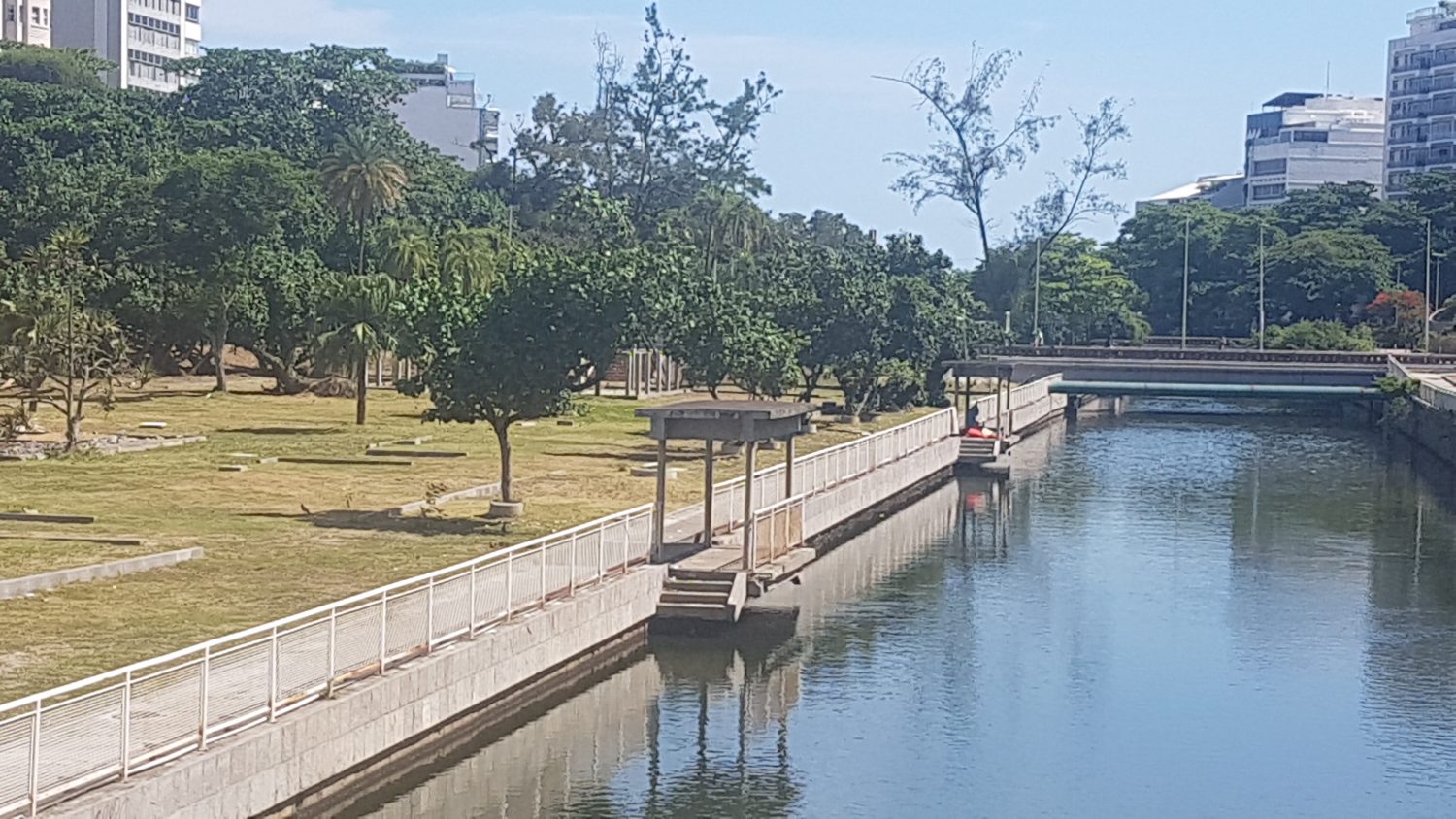 O Jardim de Alah deserto como de costume, apesar de estar na área mais valorizada da cidade (Foto Oscar Valporto)