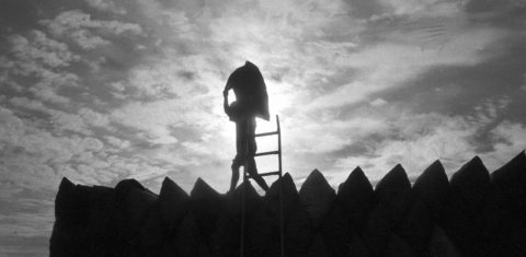 O perfil das vítimas de trabalho escravo demonstra que 45% dos trabalhadores maiores de 18 anos resgatados nunca possuíram um emprego formal antes. Foto João Roberto Ripper