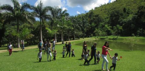 Crianças visitam o Projeto Água, em Petrópolis: lições de preservação (Foto: Divulgação)