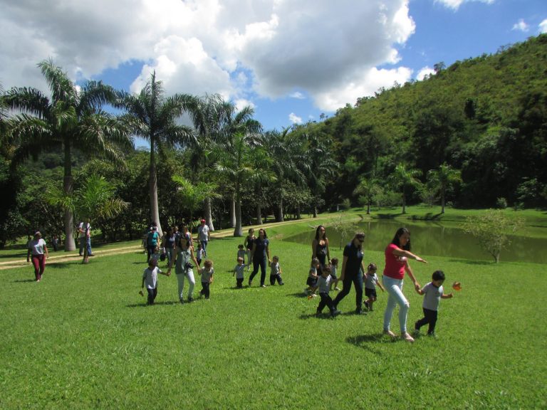 Crianças visitam o Projeto Água, em Petrópolis: lições de preservação (Foto: Divulgação)