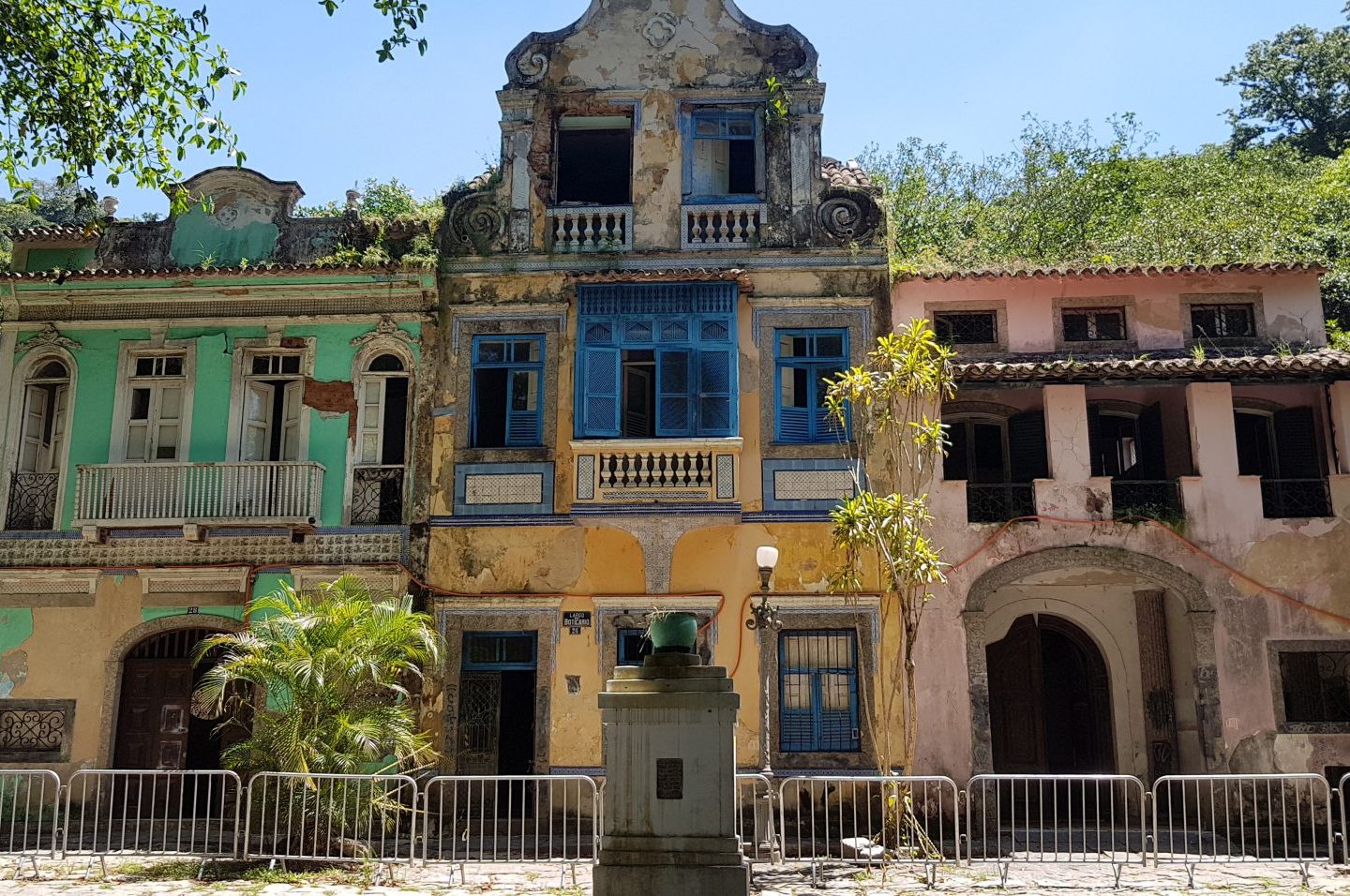 Casarões do Largo do Boticário: joia arquitetônica de quase um século passou por processo de abandono mas foi comprada por grupo hoteleiro (Foto: Oscar Valporto)