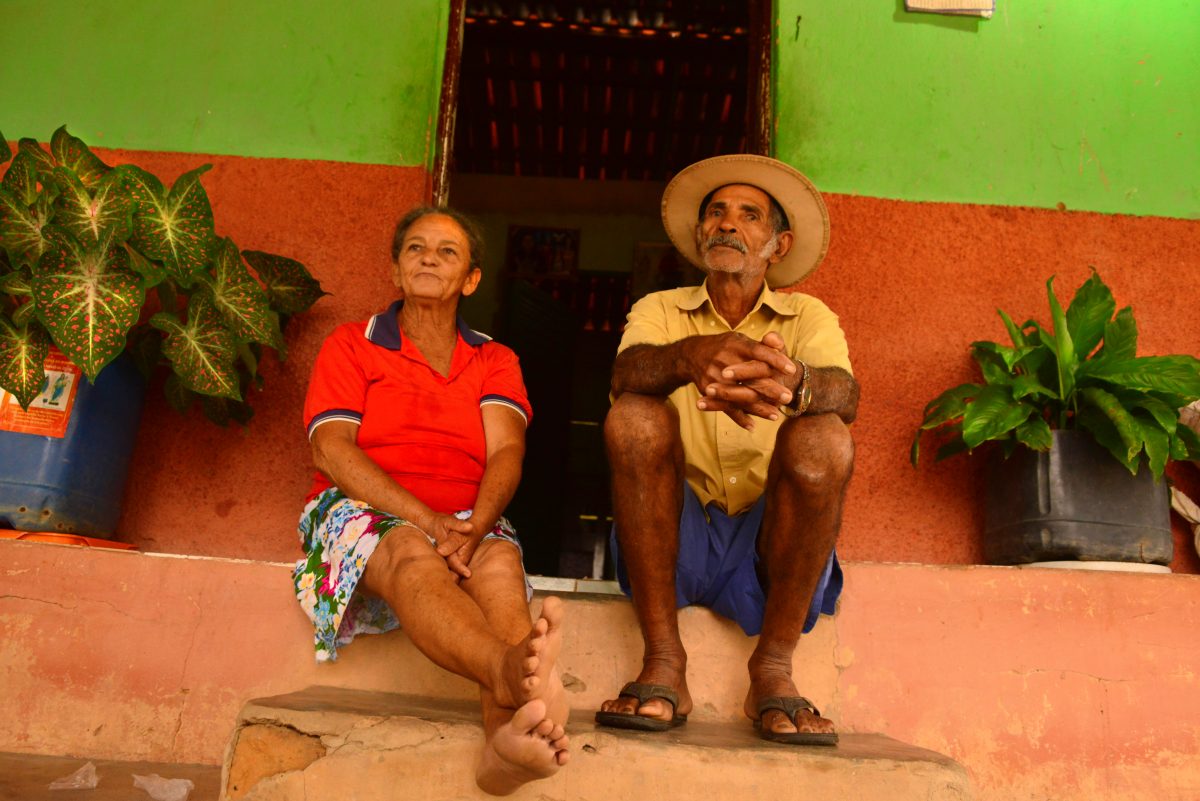 Geni e Limirio, agricultores familiares do Capão do Modesto, em Correntina. Foto de Mirian Fichtner