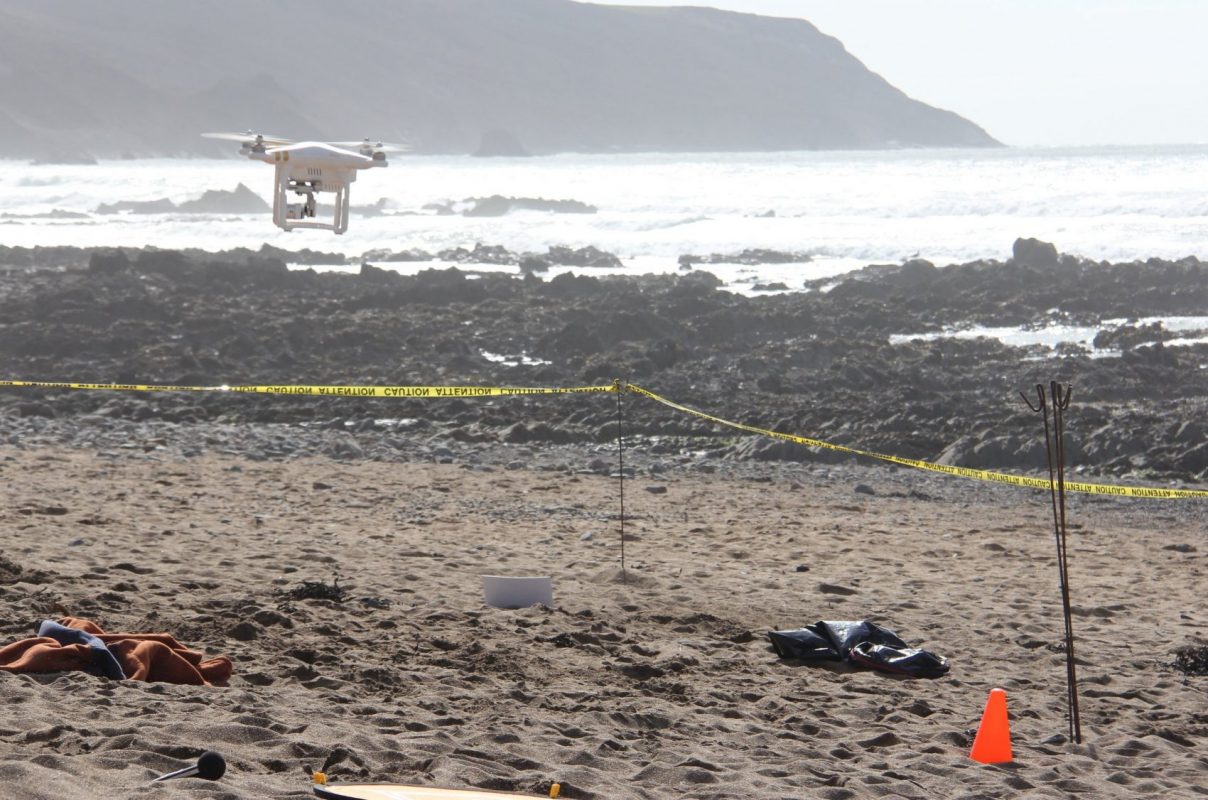 Drone usado em pesquisa para localização e retirada de lixo que envolve cientistas de 14 países: tecnologia até para identificar resíduos no fundo do mar (Foto: Divulgação)