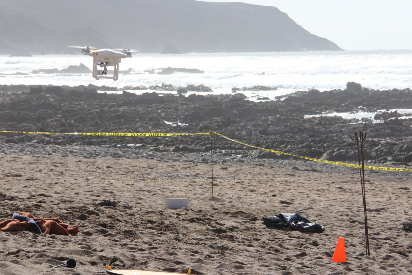 Drone usado em pesquisa para localização e retirada de lixo que envolve cientistas de 14 países: tecnologia até para identificar resíduos no fundo do mar (Foto: Divulgação)