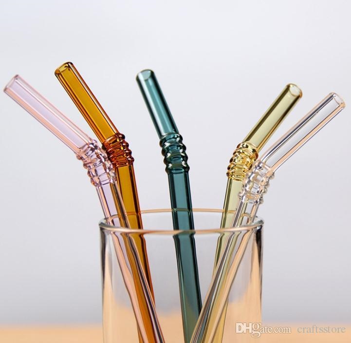 Canudos de vidro produzidos em diversas cores. Foto divulgação