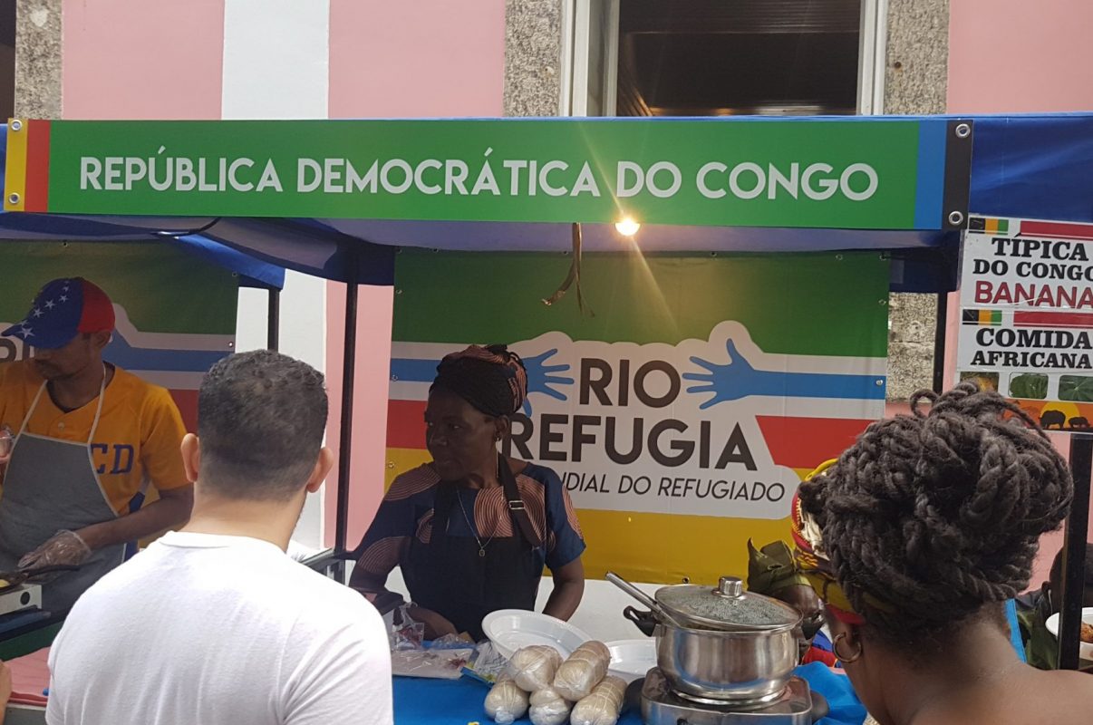 Barraca de comidas típicas da República Democrática do Congo, comunidade africana que mais cresce atualmente no Rio (Foto: Oscar Valporto)