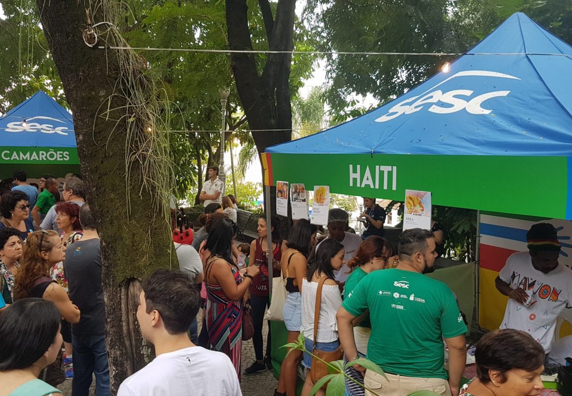 Clima de festa junina no Dia Mundial do Refugiado no Sesc-Tijuca: número de pedidos se multiplica no Brasil (Foto: Oscar Valporto)