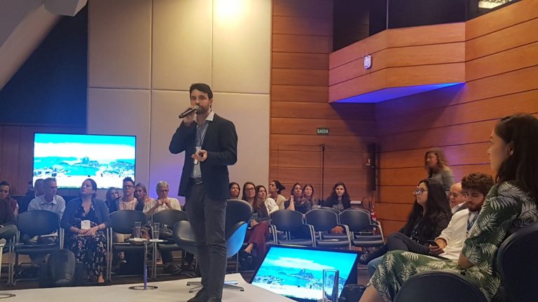 Thiago Valente, da Fundação Grupo Boticário, no lançamento do Oásis Lab Baía de Guanabara: iniciativa com objetivo de desenvolver projetos inovadores para garantir segurança hídrica e recuperar a bacia hidrográfica (Foto: Oscar Valporto)