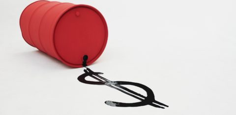 Se o pacote de bondades oferecido aos produtores de combustíveis fósseis se mantiver igual pelos próximos dez anos, ele terá um tamanho semelhante à economia que o governo alcançará se aprovar a Reforma da Previdência, cerca de R$ 860 bilhões. Imagem/Odilon Dimier / AltoPress / PhotoAlto