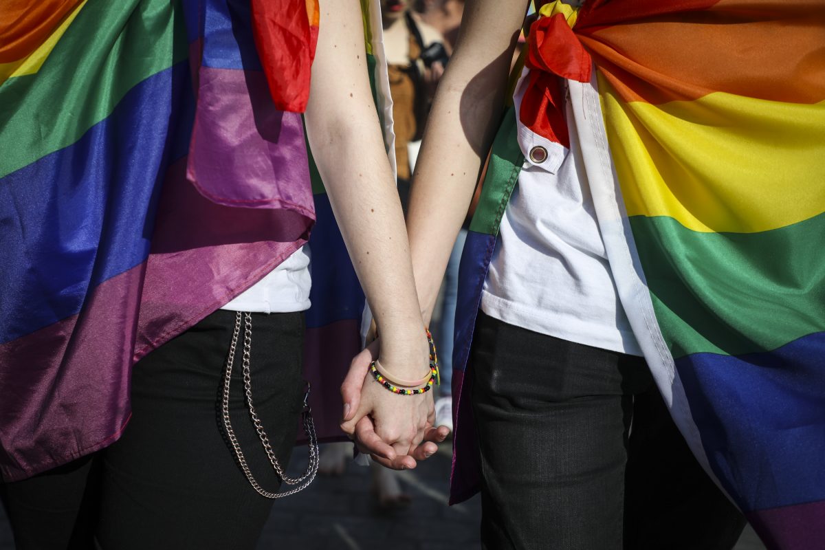 Marcha LGBT+ em Cracóvia, na Polônia, celebra a diversidade e a tolerância