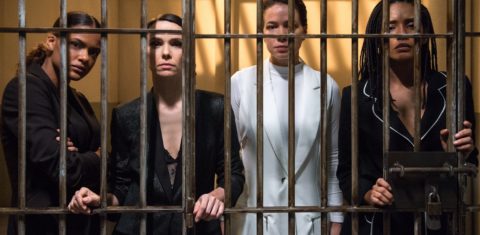 As Araruanas Clara (Thainá Duarte), Natalie (Débora Falabella), Luiza (Leandra Leal) e Verônica (Taís Araújo) atrás das grades: série mostra ameaças a ativistas (Foto: Globo/Fabio Rocha)