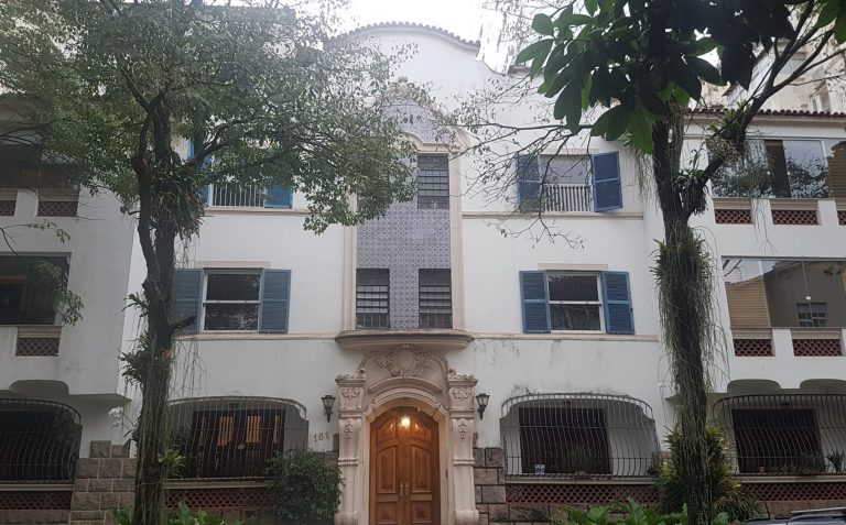 Prédio antigo preservado pela APAC no Leblon: bairro manter parte das suas características (Foto: Oscar Valporto)