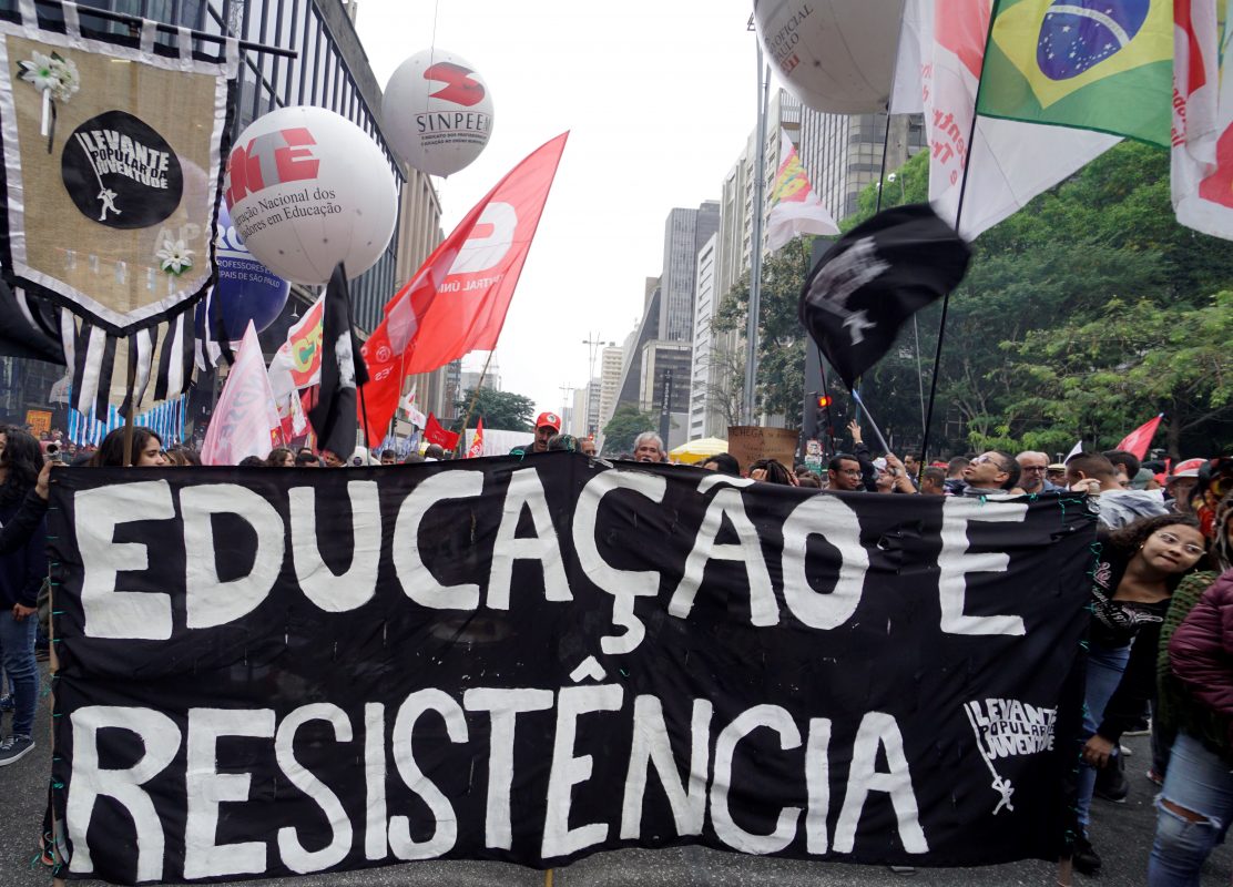 Protesto em São Paulo contra bloqueio de verbas da educação em 2019:com universidades federais ameaças, estudantes vão voltar às ruas (Foto: Cris Faga/NurPhoto/AFP - 23/08/2019)