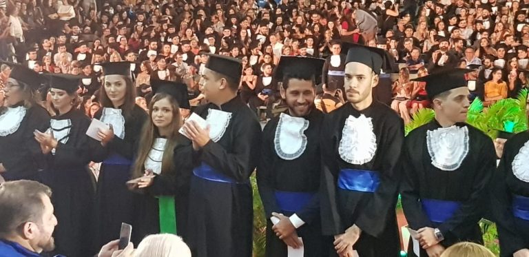 A primeira turma de alunos formados no curso de graduação em Economia Ecológica da UFC. Foto Divulgação
