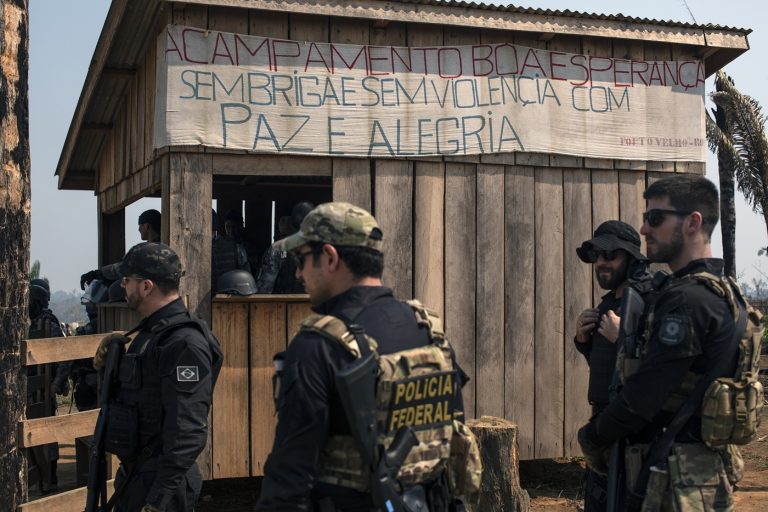 Operação para reintegração de posse do Acampamento Boa Esperança, localizado dentro da Floresta Nacional do Bom Futuro, em Porti Velho, Rondônia. Foto Marizilda Cruppe
