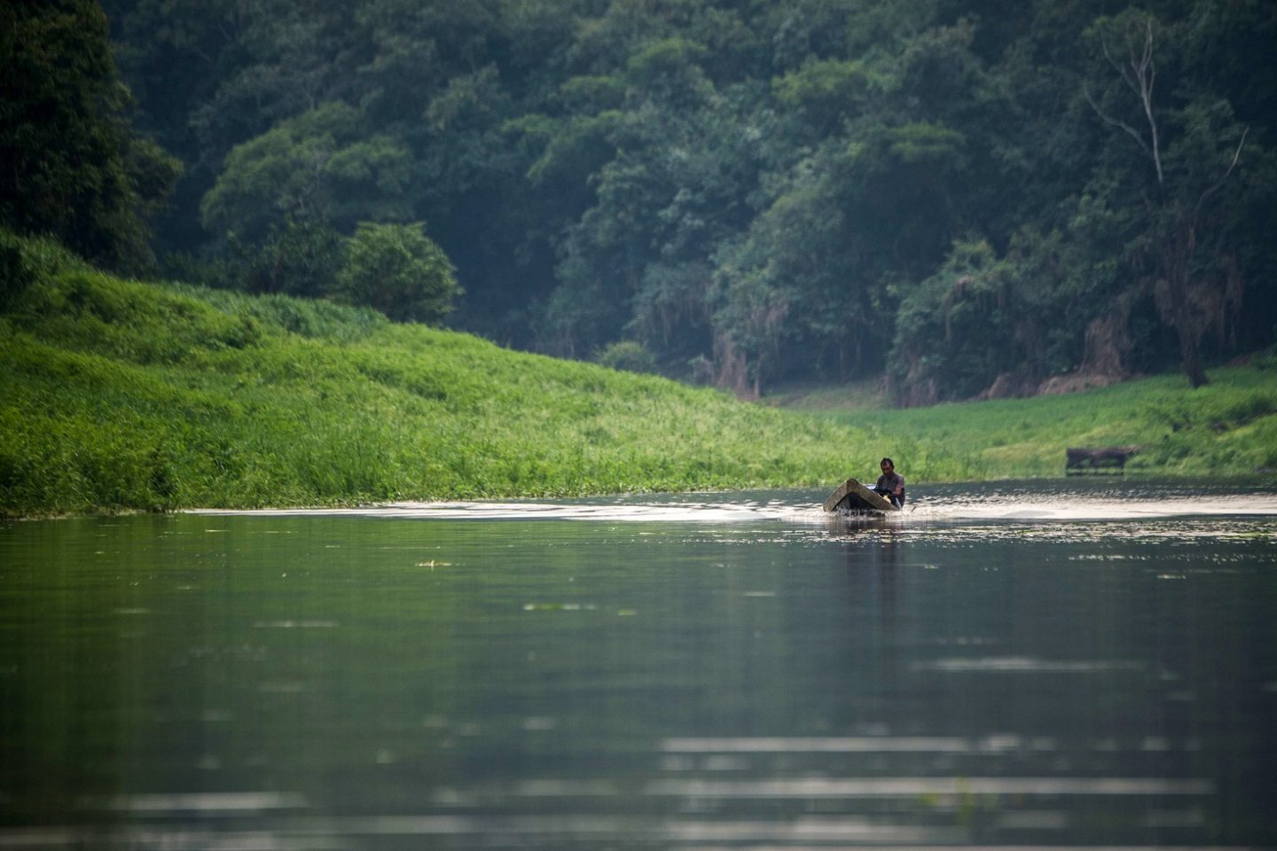 Em toda a Bacia do Rio Negro, são 176 estações de rádio para garantir a comunicação entre os indígenas. Foto Christophe Simon/AFP