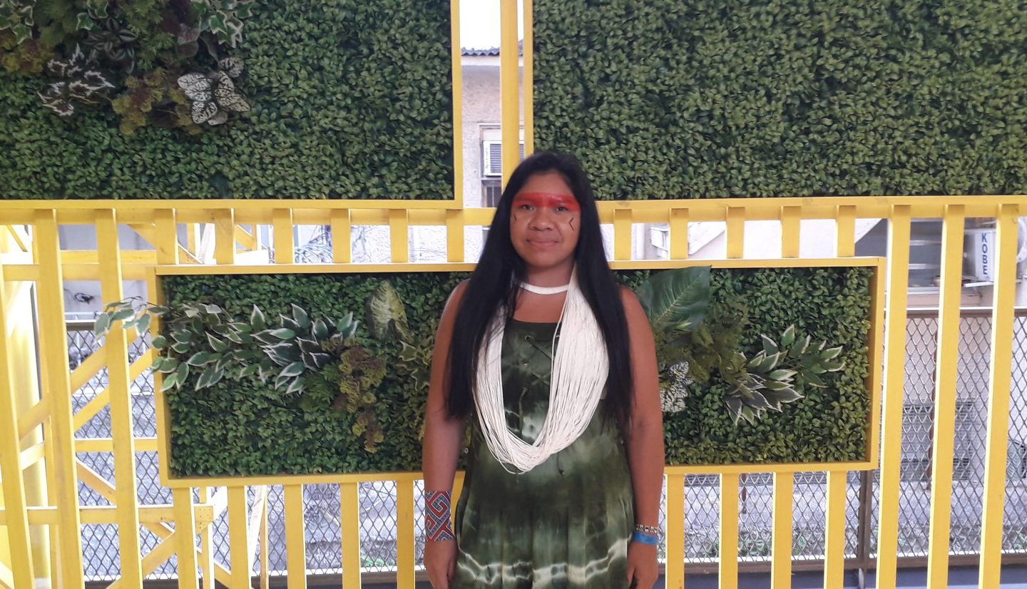 Anna Terra Yawalapit, diretora da Associação Terra Indígena do Xingu: "Bolsonaro quer destruir os povos indígenas, mas contribuímos com ar que ele respira" (Foto: Lauro Neto)