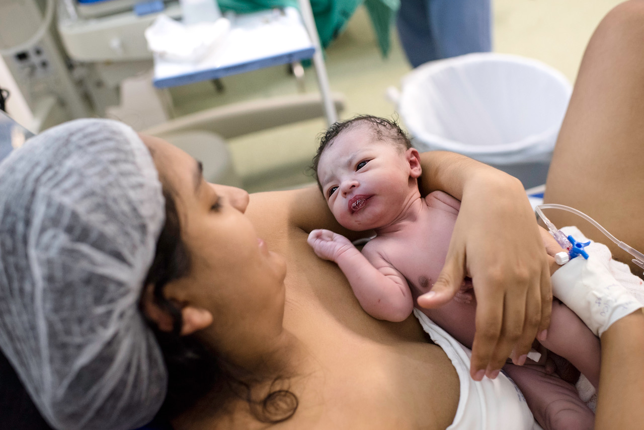 Sala de parto no Hospital da Mulher do Recife (HMR), inaugurado em 2016: dos 400 partos mensais, apenas cerca de 20% são cesarianas (Foto: Andrea Leal)
